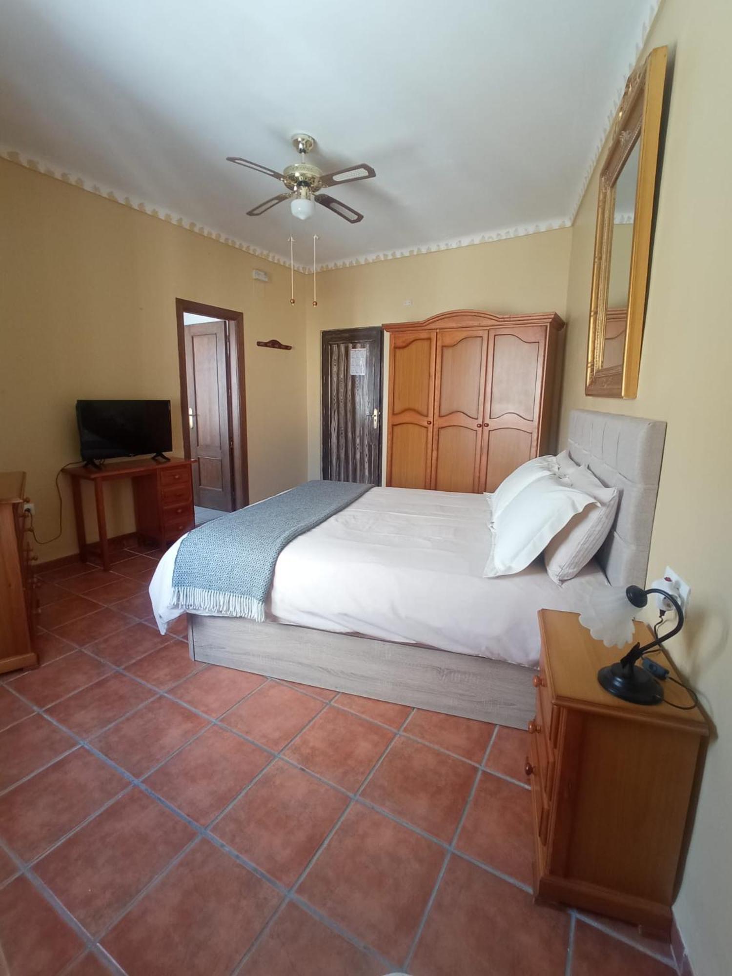 Hostal R-Conecta Cuevas De San Marcos Luaran gambar
