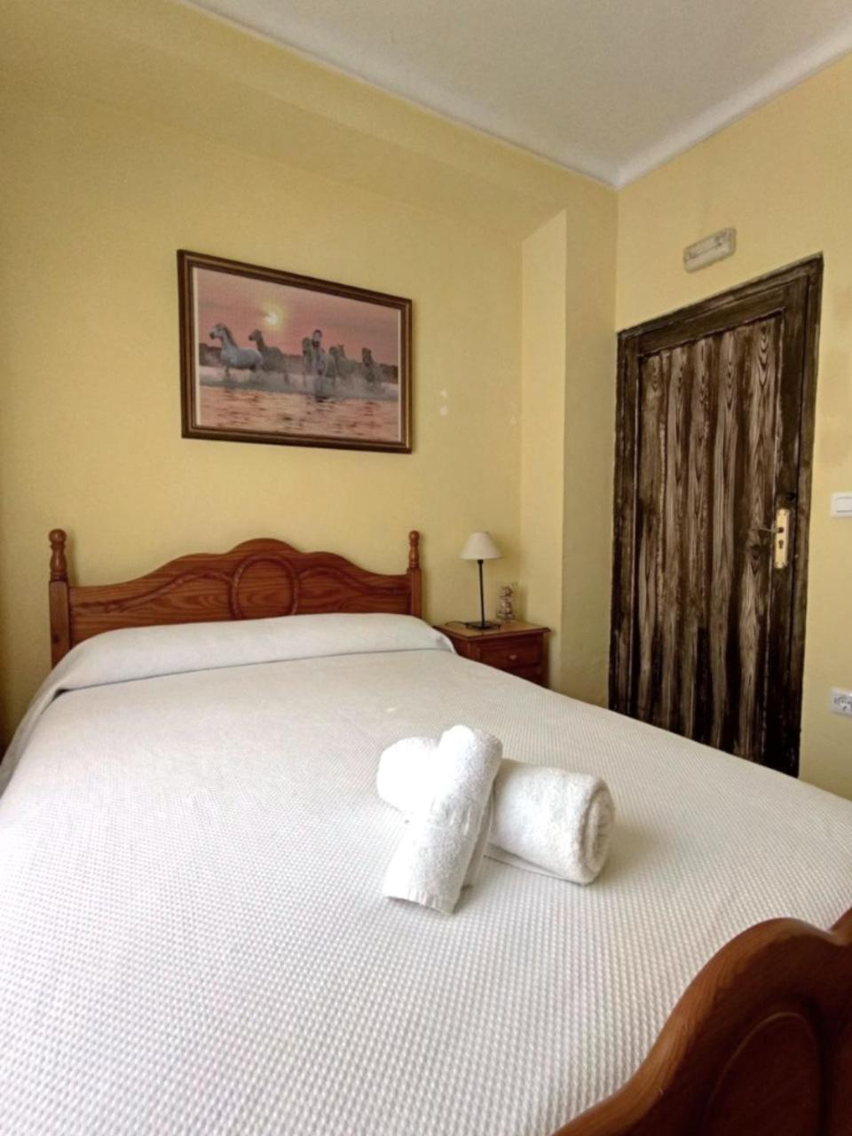 Hostal R-Conecta Cuevas De San Marcos Luaran gambar